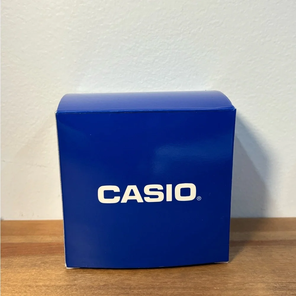 Gold Rectangular Casio - Picture 7 of 7